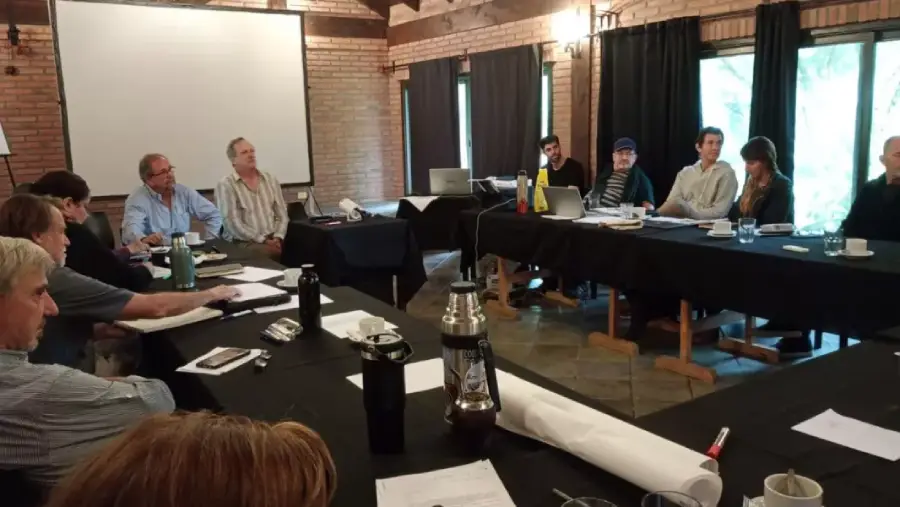 107045-camacho-se-reunio-con-equipos-tecnicos-de-fundapaz-de-diversas-provincias